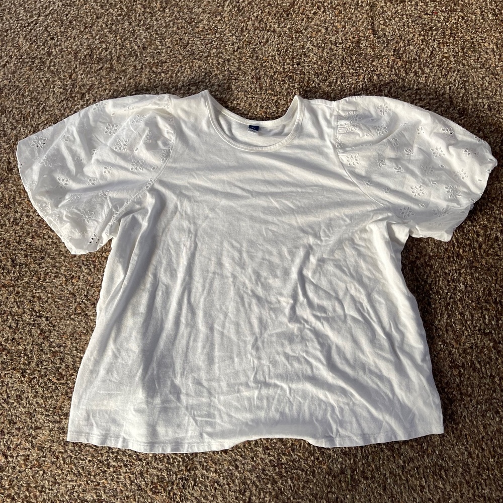 Women’s Old Navy XXL White Short Sleeve Tee